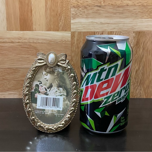 Vintage Dayton Hudson Corp Gold-tone Ornate Faux Pearl Bow Photo Picture Frame - Picture 10 of 16